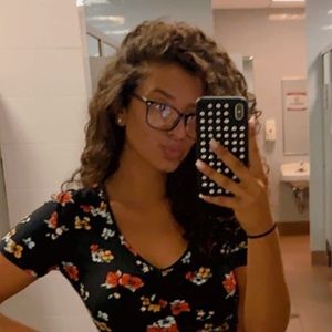 Meet your Posher, Gina